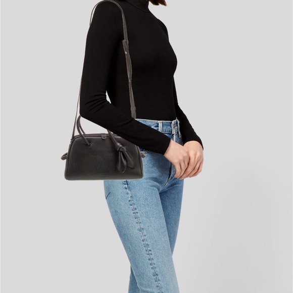 Jacquemus Shoulder Bag
• Black Leather - Picture 2 of 7